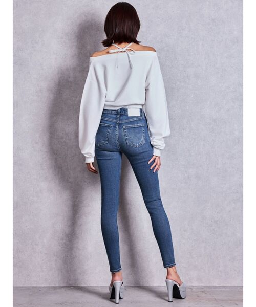 GYDA（ジェイダ）の「フロントクロスストラップオフショルショートスウェットトップス（スウェット・レディース・チャコールグレー/ブラック/オフホワイト・FREE）」の7枚目の写真