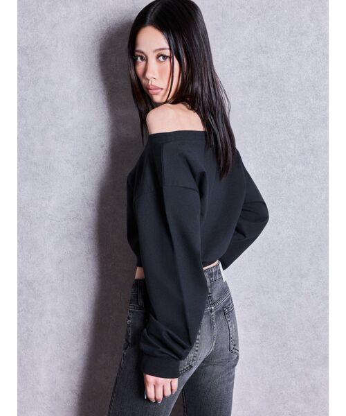 GYDA（ジェイダ）の「フロントクロスストラップオフショルショートスウェットトップス（スウェット・レディース・チャコールグレー/ブラック/オフホワイト・FREE）」の10枚目の写真