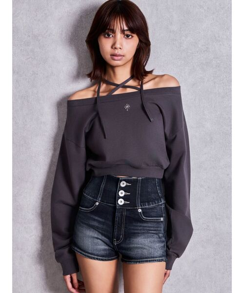 GYDA（ジェイダ）の「フロントクロスストラップオフショルショートスウェットトップス（スウェット・レディース・チャコールグレー/ブラック/オフホワイト・FREE）」の13枚目の写真