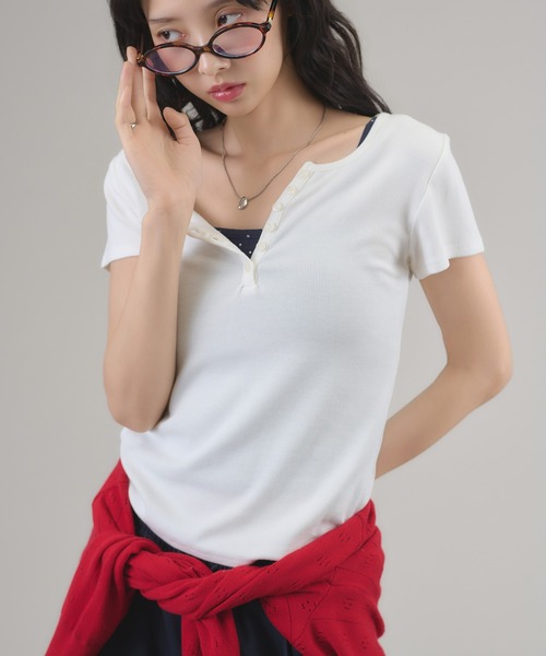 apres jour mignon（アプレジュールミニョン）の「ヘンリーリブTトップス（Tシャツ/カットソー・レディース・ネイビー/杢グレー/ホワイト系その他/ブルー/ブラウン系その他/オフホワイト/レッド・LARGE/フリー）」の2枚目の写真
