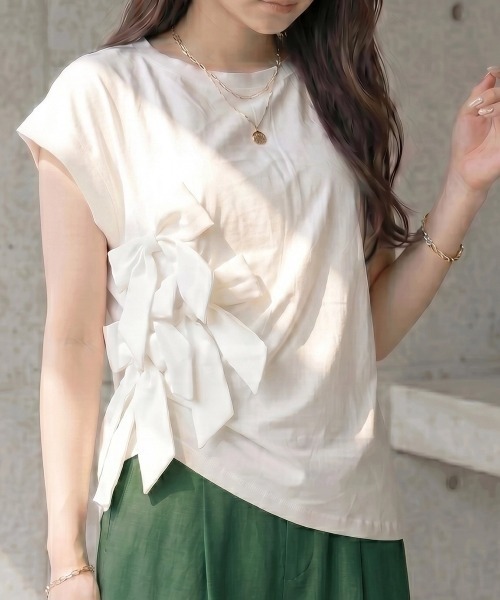 deux amour(ドゥーザムール)の「リボン付きtシャツ(Tシャツ/カットソー・レディース・ブラック/ホワイト・M~L)」の1枚目の写真