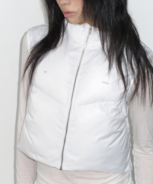 41PRAY(サイルプレイ)の「Pray Puff Vest / White(ダウンベスト・レディース・ホワイト・OS)」の4枚目の写真