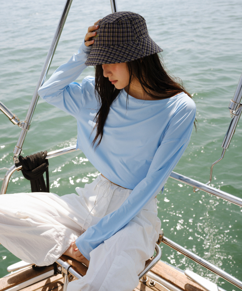 URAGO(ユラーゴ)の「Cover up nylon t-shirt_3colors(Tシャツ/カットソー・レディース・チャコールグレー/ホワイト/スカイブルー・FREE)」の6枚目の写真