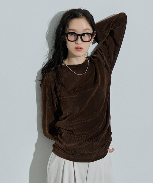 DISCOAT(ディスコート)の「【Noka】フロッキーメッシュサイドギャザープルオーバー《WEB限定》(Tシャツ/カットソー・レディース・ブラウン/ブラック/オフホワイト・FREE)」の4枚目の写真