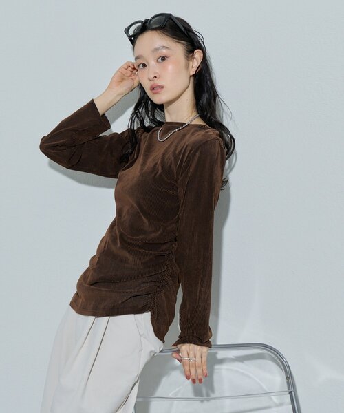 DISCOAT(ディスコート)の「【Noka】フロッキーメッシュサイドギャザープルオーバー《WEB限定》(Tシャツ/カットソー・レディース・ブラウン/ブラック/オフホワイト・FREE)」の5枚目の写真