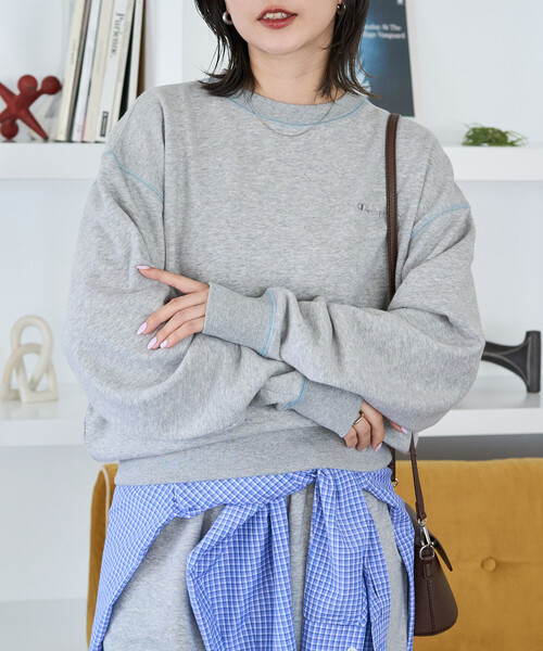 FREAK'S STORE(フリークスストア)の「限定展開 Champion × FREAK'S STORE/チャンピオン 別注 配色 ステッチ クルーネック スウェット(スウェット・レディース・ライトグレー/ブラック/レッド/ネイビー/グレー・フリ-)」の3枚目の写真