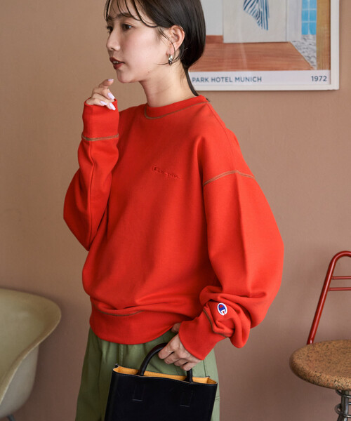 FREAK'S STORE(フリークスストア)の「限定展開 Champion × FREAK'S STORE/チャンピオン 別注 配色 ステッチ クルーネック スウェット(スウェット・レディース・ライトグレー/ブラック/レッド/ネイビー/グレー・フリ-)」の6枚目の写真