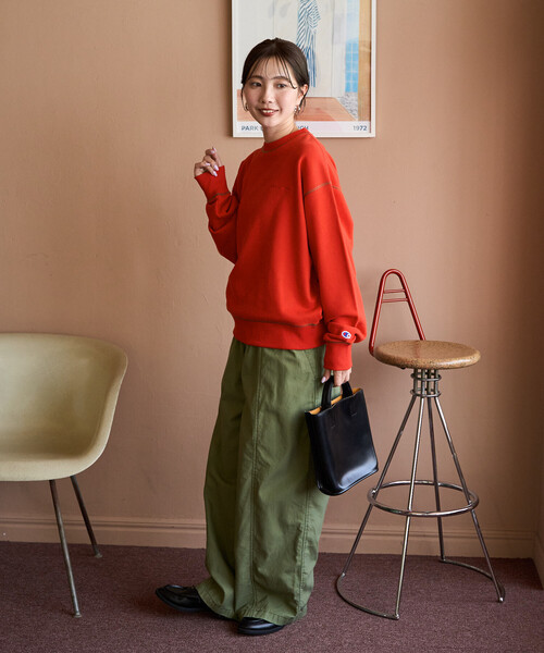 FREAK'S STORE(フリークスストア)の「限定展開 Champion × FREAK'S STORE/チャンピオン 別注 配色 ステッチ クルーネック スウェット(スウェット・レディース・ライトグレー/ブラック/レッド/ネイビー/グレー・フリ-)」の9枚目の写真