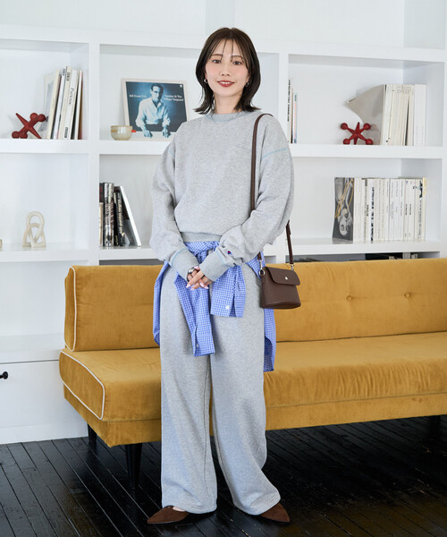 FREAK'S STORE(フリークスストア)の「限定展開 Champion × FREAK'S STORE/チャンピオン 別注 配色 ステッチ クルーネック スウェット(スウェット・レディース・ライトグレー/ブラック/レッド/ネイビー/グレー・フリ-)」の17枚目の写真