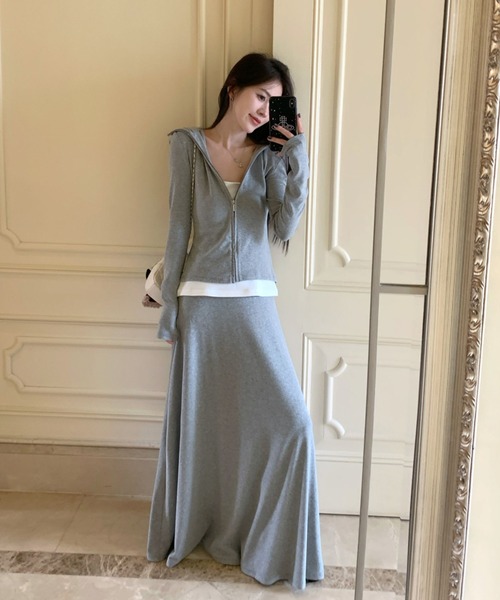 FAVORITO(ファヴォリート)の「フード付きトップススカートセットアップ(セットアップ・レディース・グレー/ブラック・S/M/L)」の13枚目の写真