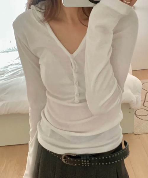 VIVID LADY(ビビッドレディー)の「フード付き シャーリング リブ長袖トップス(Tシャツ/カットソー・レディース・チャコールグレー/ブラック/グレー/アイボリー・FREE)」の2枚目の写真