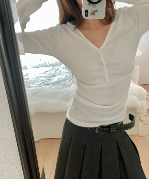 VIVID LADY(ビビッドレディー)の「フード付き シャーリング リブ長袖トップス(Tシャツ/カットソー・レディース・チャコールグレー/ブラック/グレー/アイボリー・FREE)」の7枚目の写真