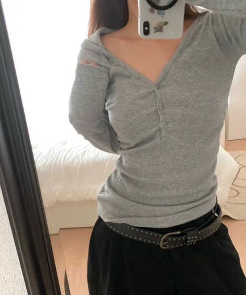 VIVID LADY(ビビッドレディー)の「フード付き シャーリング リブ長袖トップス(Tシャツ/カットソー・レディース・チャコールグレー/ブラック/グレー/アイボリー・FREE)」の20枚目の写真