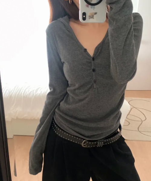 VIVID LADY(ビビッドレディー)の「フード付き シャーリング リブ長袖トップス(Tシャツ/カットソー・レディース・チャコールグレー/ブラック/グレー/アイボリー・FREE)」の10枚目の写真