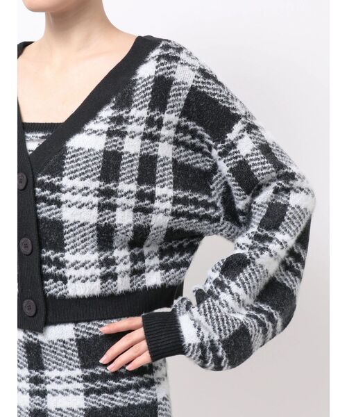 GYDA(ジェイダ)の「ラメCHECK PATTERNアンサンブルニットトップス(カーディガン/ボレロ・レディース・アイボリー/ブラック・FREE)」の10枚目の写真