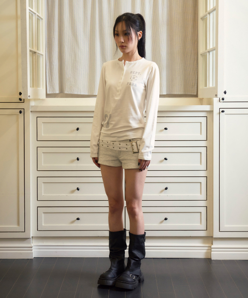 PRENDA(プレンダ)の「DEPT NUMBERING ヘンリー長袖Tシャツ ホワイト(Tシャツ/カットソー・レディース・その他・FREE)」の3枚目の写真