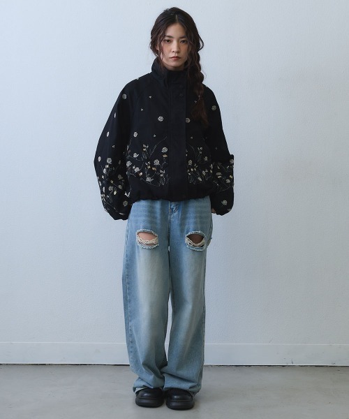 Clum（クルム）の「floral embroidery drawstring zip up jacket / フラワー刺繍ドロストジップアップジャケット（ブルゾン・レディース・ブラック・FREE）」の6枚目の写真