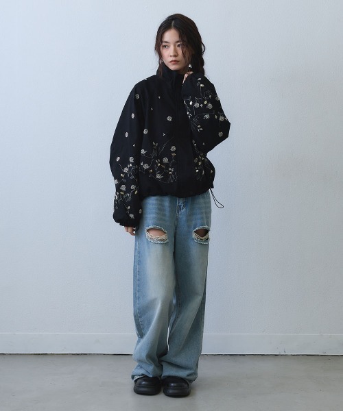 Clum（クルム）の「floral embroidery drawstring zip up jacket / フラワー刺繍ドロストジップアップジャケット（ブルゾン・レディース・ブラック・FREE）」の7枚目の写真