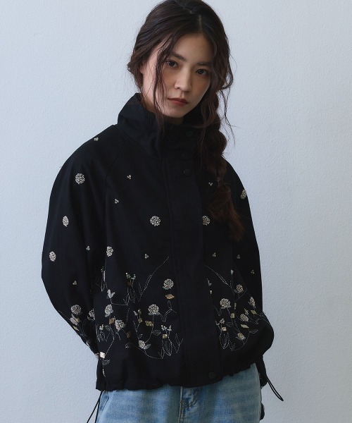 Clum（クルム）の「floral embroidery drawstring zip up jacket / フラワー刺繍ドロストジップアップジャケット（ブルゾン・レディース・ブラック・FREE）」の12枚目の写真