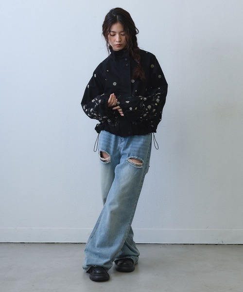 Clum（クルム）の「floral embroidery drawstring zip up jacket / フラワー刺繍ドロストジップアップジャケット（ブルゾン・レディース・ブラック・FREE）」の14枚目の写真