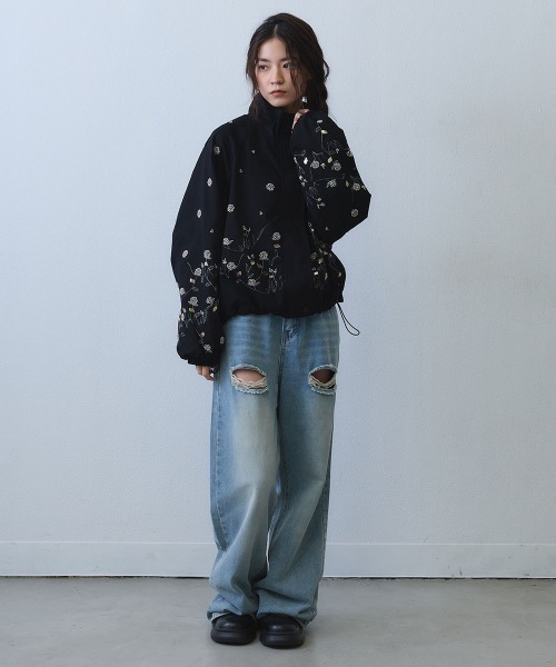 Clum（クルム）の「floral embroidery drawstring zip up jacket / フラワー刺繍ドロストジップアップジャケット（ブルゾン・レディース・ブラック・FREE）」の2枚目の写真
