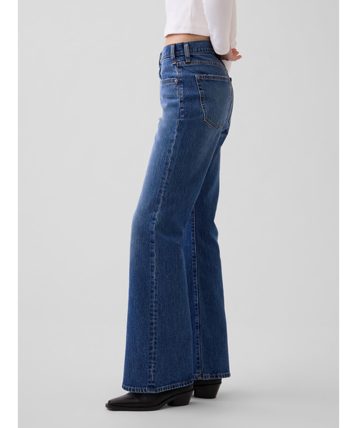 GAP（ギャップ）の「ミッドライズ リラックスフィット フレアデニム（デニムパンツ・レディース・インディゴブルー・24/25）」の3枚目の写真