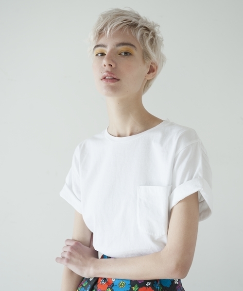 Banner Barrett(バナーバレット)の「エンブロイダリー オーバーサイズTシャツ(Tシャツ/カットソー・レディース・ブラック/ホワイト/ブラウン・38)」の4枚目の写真