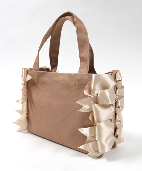 LUDLOW ラドロー　トートバッグ　パール　リボン LUDLOW（トートバッグ）のフリマアイテム一覧