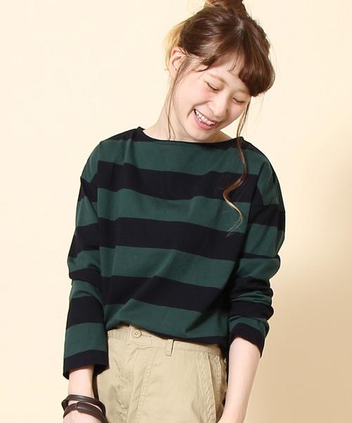 coen（コーエン）の「【新色:ベージュ/ネイビー登場・大人気・復刻】ワイドボーダーボートネックカットソー（ブラック、ライトブルー⇒WEB限定カラー（Tシャツ/カットソー・レディース・ブラック/ブラウン/ダークグリーン/ライトブルー/ネイビー/ベージュ・MEDIUM/LARGE）」の4枚目の写真