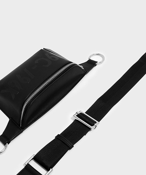 CHARLES & KEITH（チャールズ & キース）の「フロントジップスリングバッグ / FRONT ZIP SLING BAG