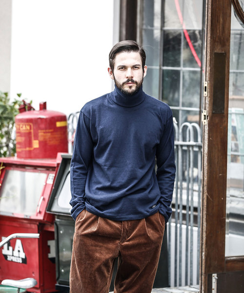 MR.OLIVE（ミスターオリーブ）の「BRAZILIAN COTTON PLAIN STITCH / ONE POINT TURTLE NECK CUT&SEWN（Tシャツ/カットソー・メンズ・ブラック/ネイビー/ブラウン/グレー/オフホワイト・SMALL/MEDIUM/LARGE/X-LARGE）」の17枚目の写真