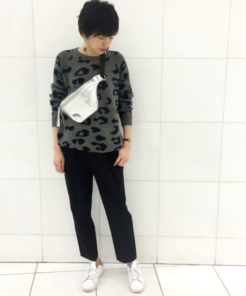 Editt by YECCA VECCA(エディットバイイェッカヴェッカ)の「・レオパードニットプルオーバー(ニット/セーター・レディース・ベージュ/グレー・FREE)」の2枚目の写真