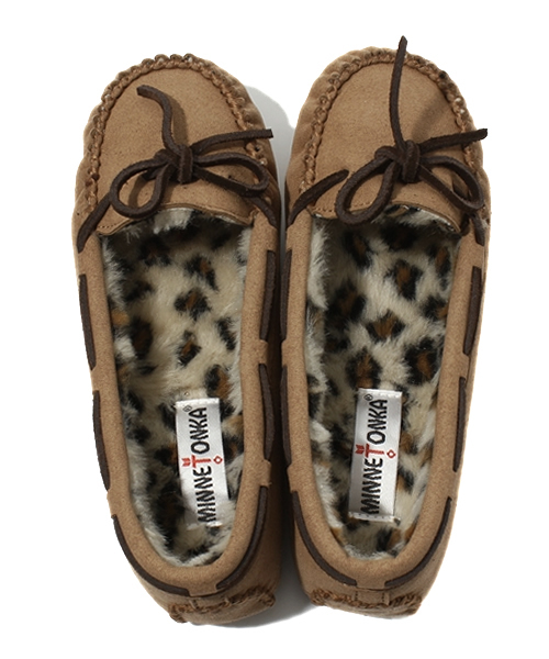 NANO universe（ナノユニバース）の「MINNETONKA/Synthetic Kimmy     Dlipper（モカシン/デッキシューズ・レディース・ダークブラウン/ブラック/キャメル・8/6/7）」の10枚目の写真