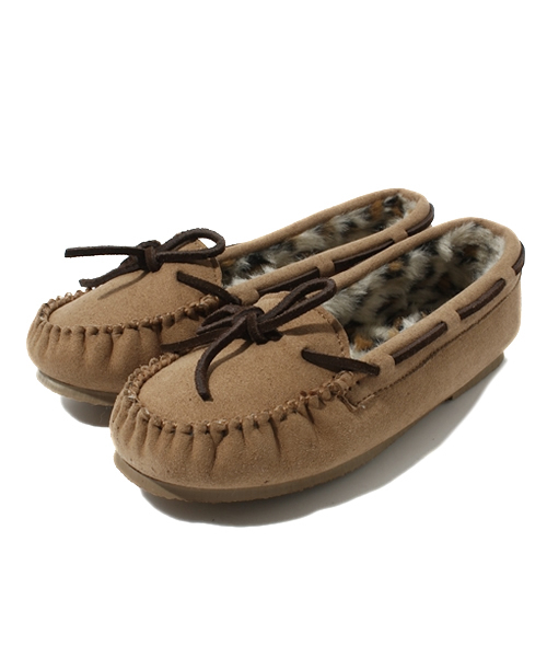 NANO universe（ナノユニバース）の「MINNETONKA/Synthetic Kimmy     Dlipper（モカシン/デッキシューズ・レディース・ダークブラウン/ブラック/キャメル・8/6/7）」の11枚目の写真