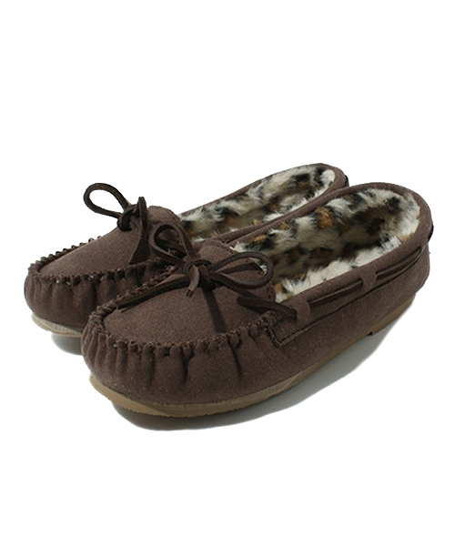 NANO universe（ナノユニバース）の「MINNETONKA/Synthetic Kimmy     Dlipper（モカシン/デッキシューズ・レディース・ダークブラウン/ブラック/キャメル・8/6/7）」の13枚目の写真