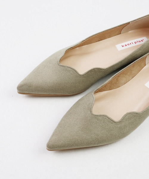 kaori plus＋（カオリプラス）の「フラワーカットフラットパンプス（パンプス・レディース・ブラック/ネイビー/グレイッシュベージュ・22.5cm/23cm/23.5cm/24cm/24.5cm）」の18枚目の写真