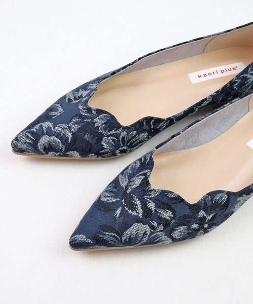 kaori plus＋（カオリプラス）の「フラワーカットフラットパンプス（パンプス・レディース・ブラック/ネイビー/グレイッシュベージュ・22.5cm/23cm/23.5cm/24cm/24.5cm）」の16枚目の写真