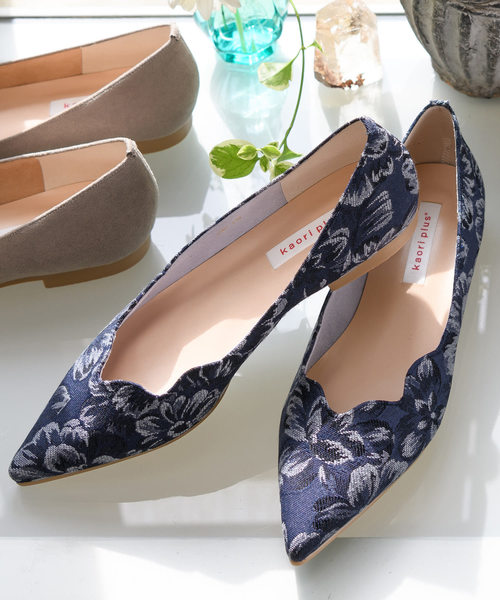 kaori plus＋（カオリプラス）の「フラワーカットフラットパンプス（パンプス・レディース・ブラック/ネイビー/グレイッシュベージュ・22.5cm/23cm/23.5cm/24cm/24.5cm）」の20枚目の写真