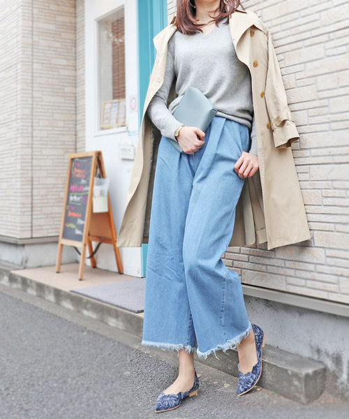 kaori plus＋（カオリプラス）の「フラワーカットフラットパンプス（パンプス・レディース・ブラック/ネイビー/グレイッシュベージュ・22.5cm/23cm/23.5cm/24cm/24.5cm）」の21枚目の写真