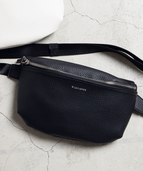 CONVERSE（コンバース）の「WEGO/CONVERSEフェイクレザーボディバッグ（ショルダーバッグ・レディース・ホワイト/ブラック・FREE）」の2枚目の写真