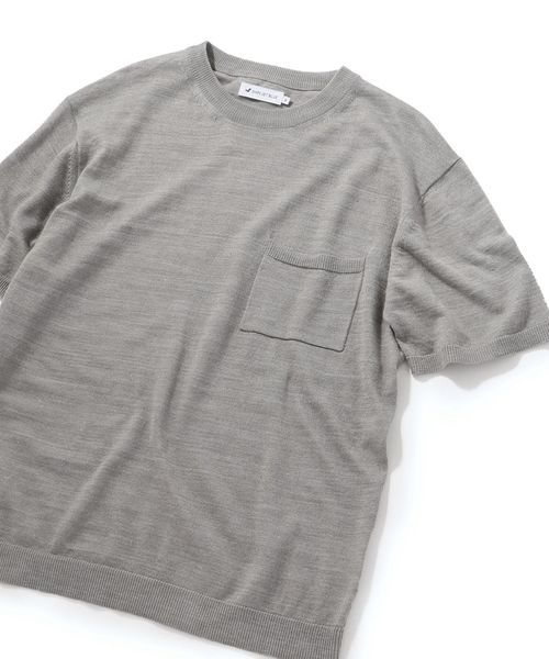 SHIPS JET BLUE（シップスジェットブルー）の「SHIPS JET BLUE:《洗える》リネンストレッチ ニットTシャツ（ニット/セーター・メンズ・ブラック/オリーブ/グレー/レンガ・MEDIUM/LARGE/SMALL/X-SMALL）」の7枚目の写真