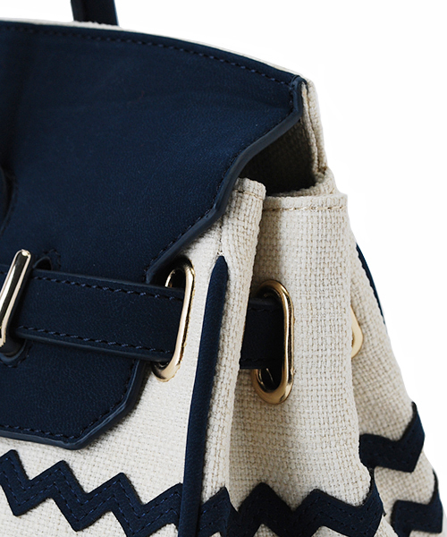 AMBIENT（アンビエント）の「ジグザグトートバック（トートバッグ・レディース・ブラック/ネイビー・FREE）」の7枚目の写真