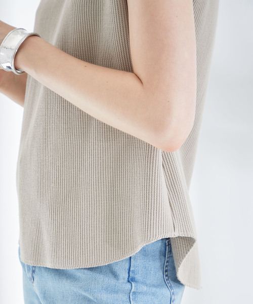 STUDIOUS（ステュディオス）の「【STUDIOUS】バックシャン フレンチスリーブ ワッフルTOPS（Tシャツ/カットソー・レディース・ブラック/ベージュ/オフホワイト・FREE）」の6枚目の写真