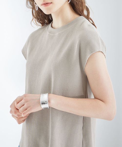 STUDIOUS（ステュディオス）の「【STUDIOUS】バックシャン フレンチスリーブ ワッフルTOPS（Tシャツ/カットソー・レディース・ブラック/ベージュ/オフホワイト・FREE）」の7枚目の写真