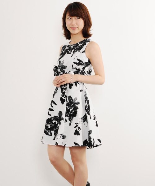 sankyo shokai(サンキョウショウカイ)の「パーティードレス花柄ワンピース(ドレス・レディース・ブラック/オフホワイト・LL/3L/M/L)」の8枚目の写真