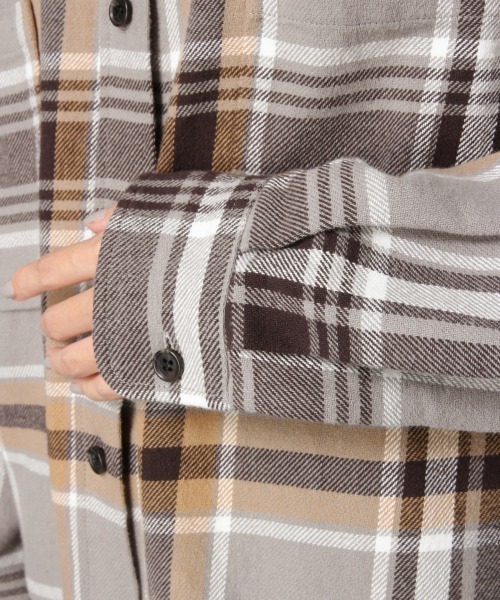 LOWRYS FARM(ローリーズファーム)の「チェックCPOシャツ 850397(シャツ/ブラウス・レディース・グレー/レッド/ブルー・FREE)」の10枚目の写真