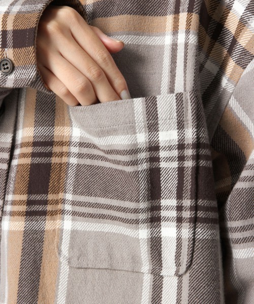 LOWRYS FARM(ローリーズファーム)の「チェックCPOシャツ 850397(シャツ/ブラウス・レディース・グレー/レッド/ブルー・FREE)」の11枚目の写真