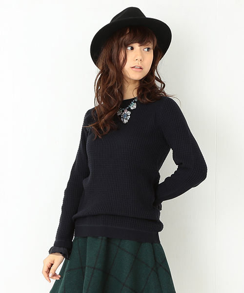 Ray BEAMS(レイビームス)の「Ray BEAMS / ワッフル編み フリルカフス ハイネック(ニット/セーター・レディース・オフホワイト/ライトグレー/ネイビー・ONE SIZE)」の3枚目の写真