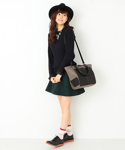 Ray BEAMS(レイビームス)の「Ray BEAMS / ワッフル編み フリルカフス ハイネック(ニット/セーター・レディース・オフホワイト/ライトグレー/ネイビー・ONE SIZE)」の20枚目の写真