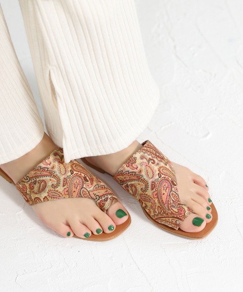 SESTO（セスト）の「親指トングのスクエアトゥフラットサンダル（サンダル・レディース・ライトグレー/ブラック/ダークブラウン/ベージュ/アイボリー/ベージュ系その他/キャメル/ゼブラ・LL/3L/S/M/L）」の16枚目の写真